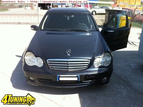 Dezmembrez Mercedes C200i Kompressor An 2004