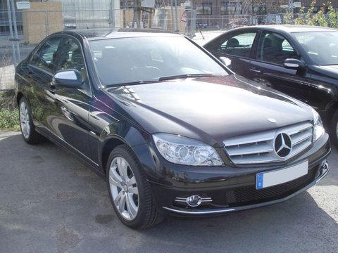 Dezmembrez Mercedes C220 2009