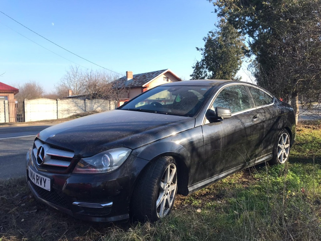 Dezmembrez Mercedes C220 W204 coupe bixenon