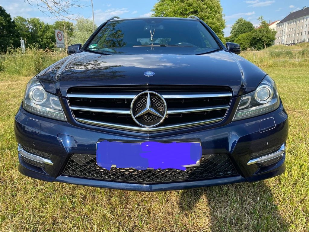 Dezmembrez Mercedes C250 cdi w204 amg facelift