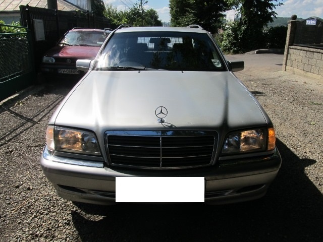 Dezmembrez Mercedes C250 TD