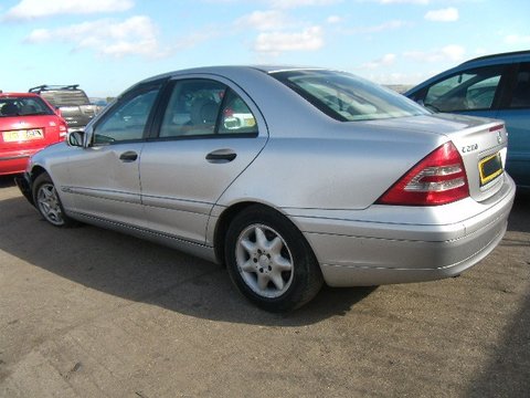 Dezmembrez Mercedes Clasa C (W203), 2.2cdi