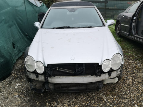 Dezmembrez mercedes clk 200 kompressor w209