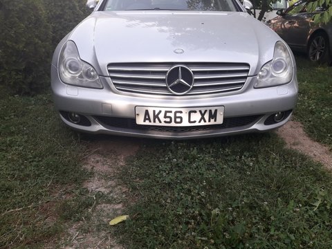 Dezmembrez Mercedes cls 320 W219