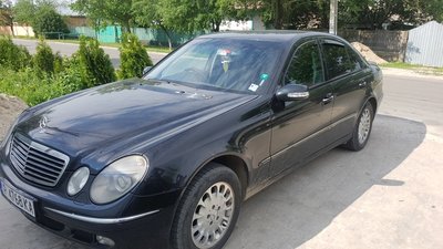 Dezmembrez Mercedes E-CLASS W211 2004 Berlina 2.2