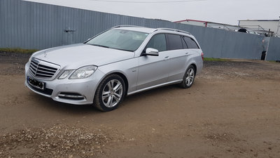 Dezmembrez Mercedes E-CLASS W212 2010 Berlina 2.2 