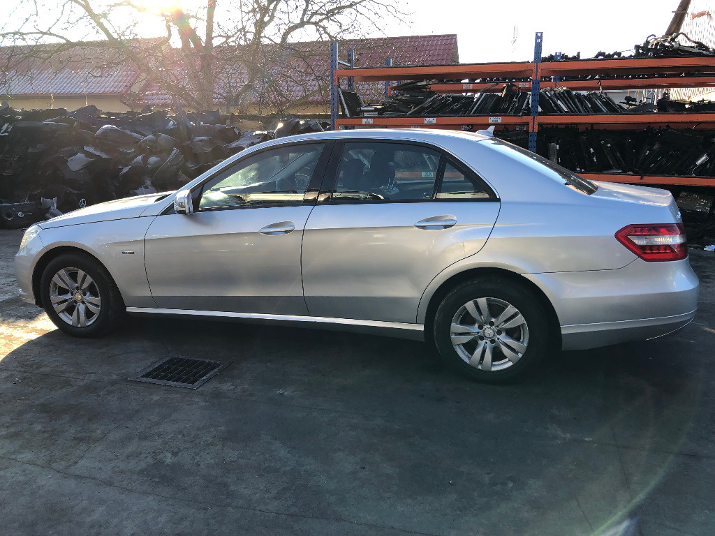 Dezmembrez Mercedes E-Class W212 2011 Li