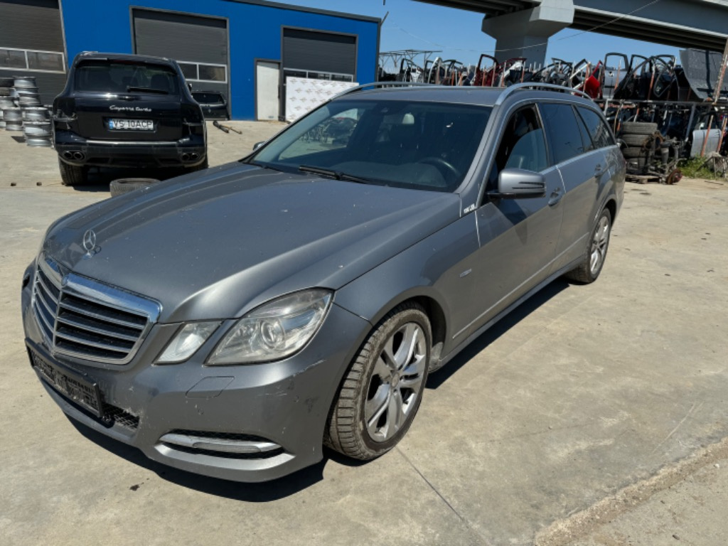 Dezmembrez Mercedes E-Class W212 350CDI