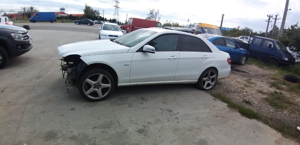 Dezmembrez Mercedes E Classe W212 2010 2.2 cdi