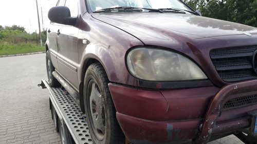 Dezmembrez Mercedes ML 230