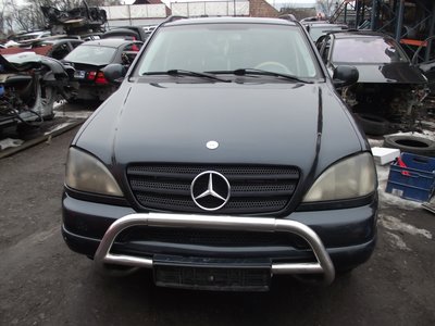 Dezmembrez Mercedes ML 270 CDI W163