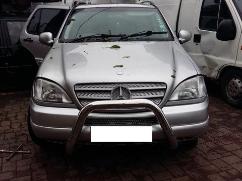 Dezmembrez Mercedes ML 270 CDI W163