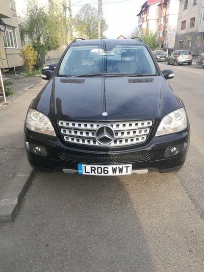 Dezmembrez Mercedes ML 320 cdi w164 an 2007