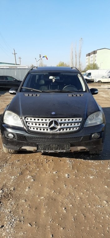 Dezmembrez Mercedes Ml 320 W164 v6 3.0 cdi