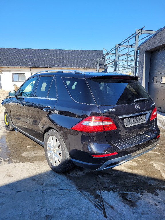 Dezmembrez Mercedes ML 350 W166 3.0 CDI 2012