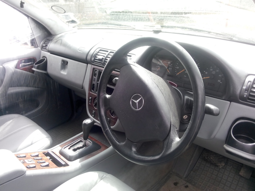 Dezmembrez Mercedes ML W163, 270 CDI, 20