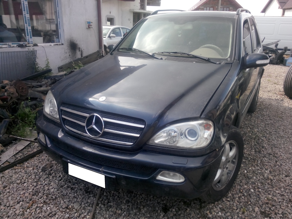 Dezmembrez Mercedes ML W163 400 CDI, V8