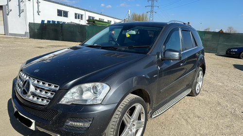 Dezmembrez Mercedes ML W164 350CDI 4Mati