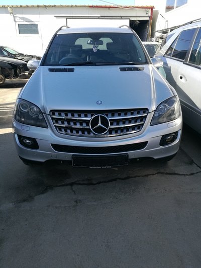 Dezmembrez Mercedes ML320 cdi w164 Edition 10