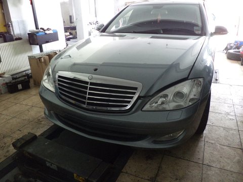 Dezmembrez mercedes s class w 221 din 2008