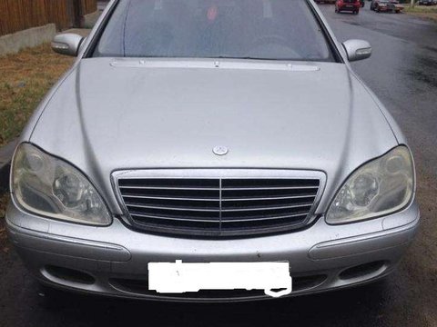 Dezmembrez Mercedes S500 w220