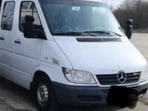 Dezmembrez Mercedes sprinter 2004 motor 2.7d automat