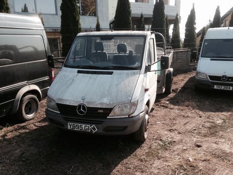 Dezmembrez Mercedes Sprinter 616 CDI