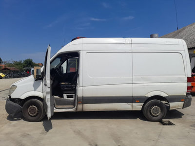 Dezmembrez Mercedes Sprinter din 2008, motor 2.2 D