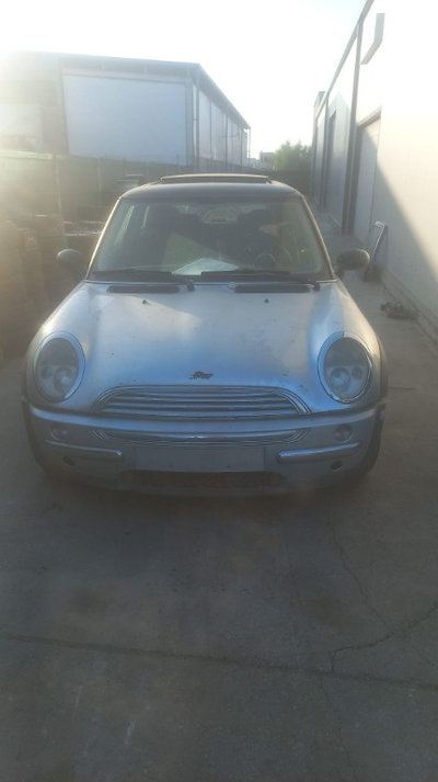 Dezmembrez Mini Cooper 2002 HATCHBACK 1.6