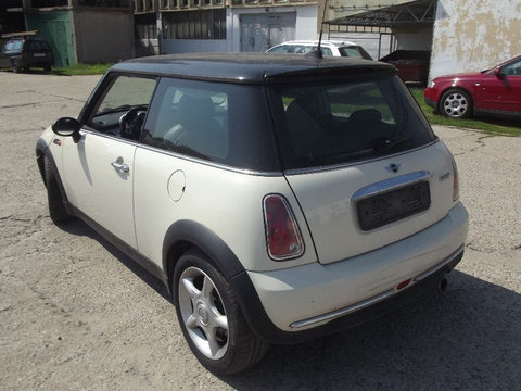 Dezmembrez Mini Cooper motor 1.6 benzina cutie manuala Cod W10B16AB