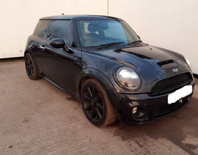 Dezmembrez Mini Cooper One 1.4 Benzina Manual 2007