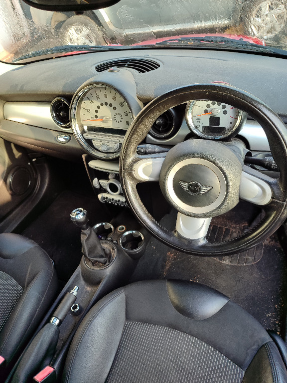 DEZMEMBREZ MINI COOPER R56 2006 2007 2008 2009 2010 TRAPA PANORAMIC 1.6 DIESEL MANUALA ROSIE