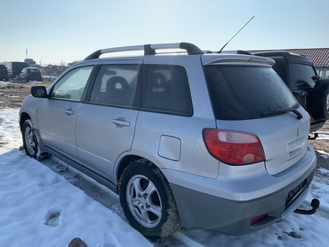 Dezmembrez mitsubishi outlander