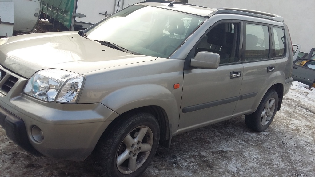Dezmembrez nissan x trail 2.2 2004