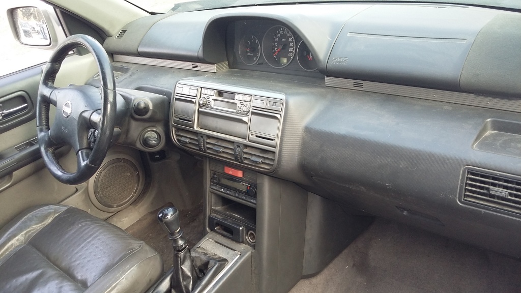 Dezmembrez nisan xtrail 2.2 2004