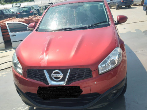 Dezmembrez Nissan Qashqai An 2011