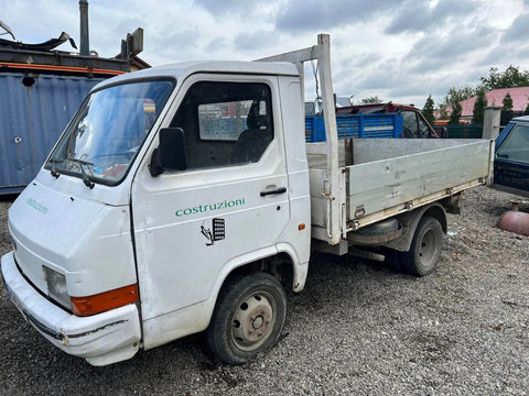 Dezmembrez Nissan Trade 1998 CAROSATA 3.0