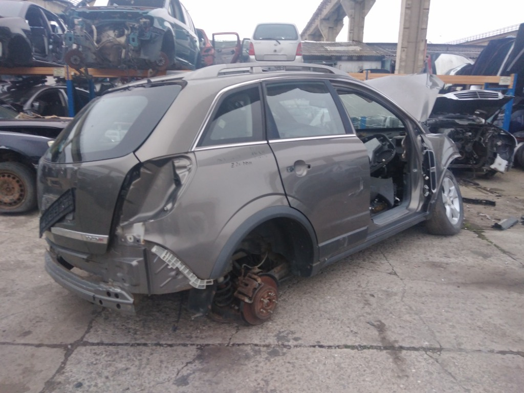 Dezmembrez Opel Antara din 2007