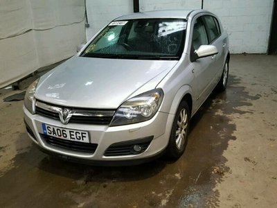 Dezmembrez Opel Astra 2006 1.7cdti