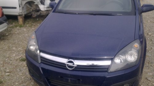 Dezmembrez Opel Astra 2007-2009
