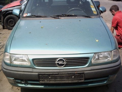 Dezmembrez Opel Astra F din 1994, 1.6 b