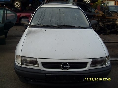 Dezmembrez Opel Astra F din 1997, 1.7 d