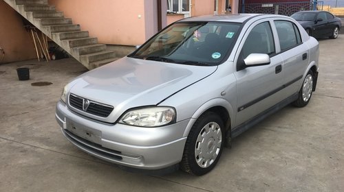 Dezmembrez Opel Astra G