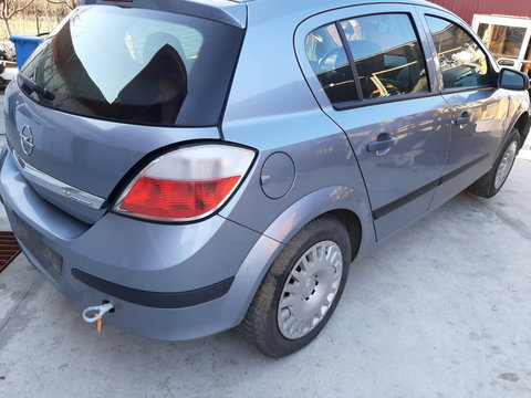 Dezmembrez OPEL Astra H 1.6 benzina, hatchback din 2006, 105 cp, 84.000 km, caroserie