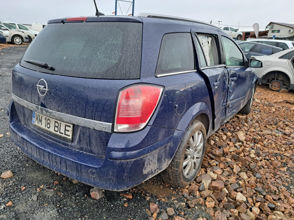 Dezmembrez Opel Astra H 2006 Break 1.3