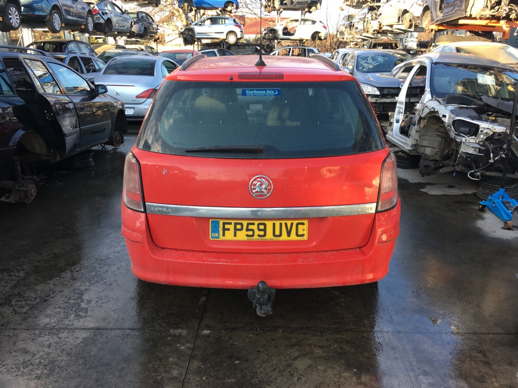 Dezmembrez Opel Astra H 2010 combi 1.3 cdti