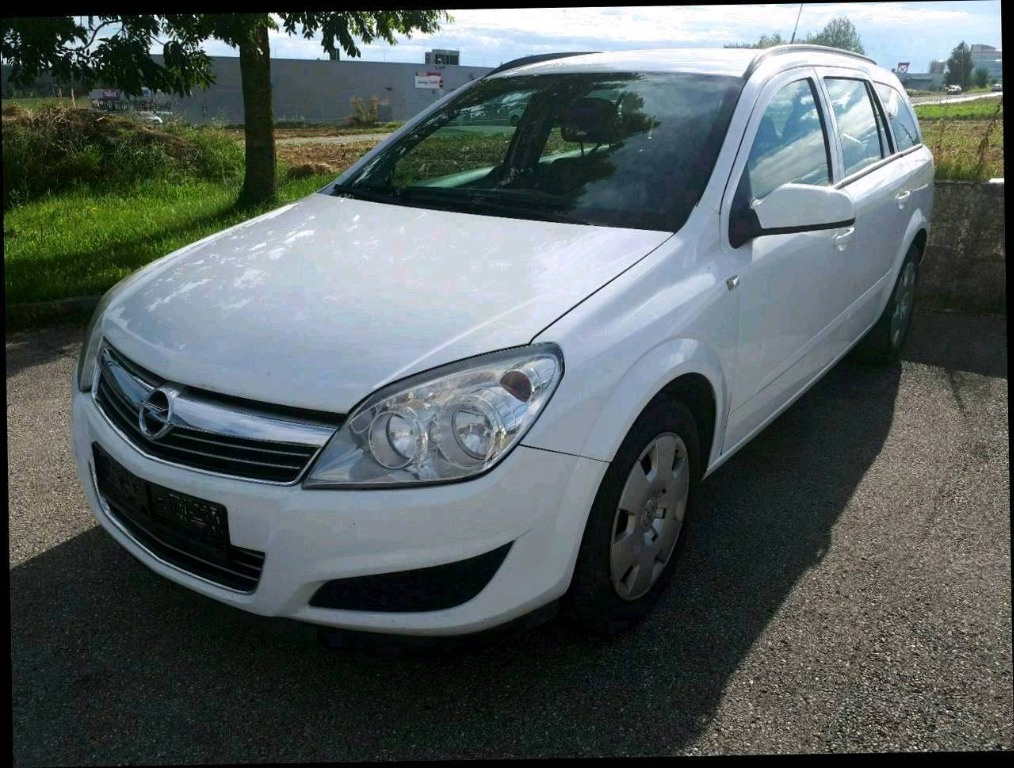 Dezmembrez Opel Astra H combi , anul 2002, 1.6, volan pe stanga