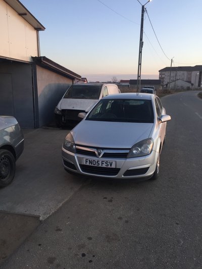 Dezmembrez opel astra h din 2006 motor 1.7 cdti 80