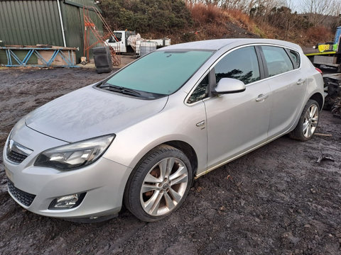 Dezmembrez Opel Astra J 1.4 benzina 2011 (A14NET)