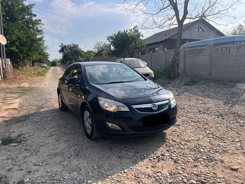 Dezmembrez Opel Astra J 1.7cdti A17DTJ
